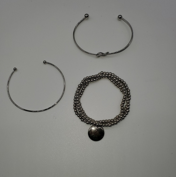 💝Bracelet Trio in Silver Tone - Picture 5 of 5